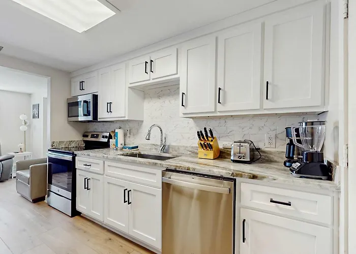 Two Charming Homes With Sparkling Water Views And Close To The Holiday home
