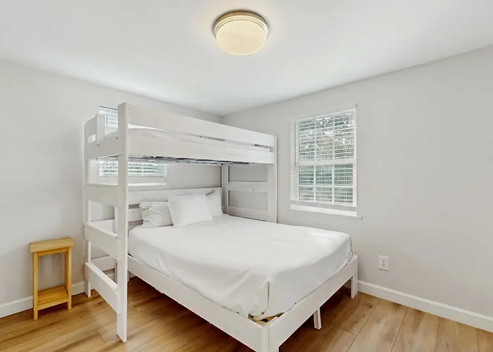 Two Charming Homes With Sparkling Water Views And Close To The *
