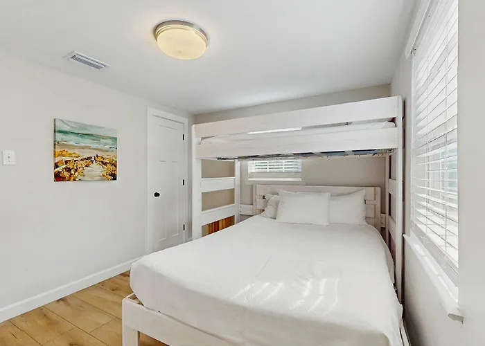 Two Charming Homes With Sparkling Water Views And Close To The *