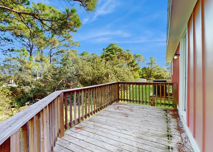 Two Charming Homes With Sparkling Water Views And Close To The Holiday home